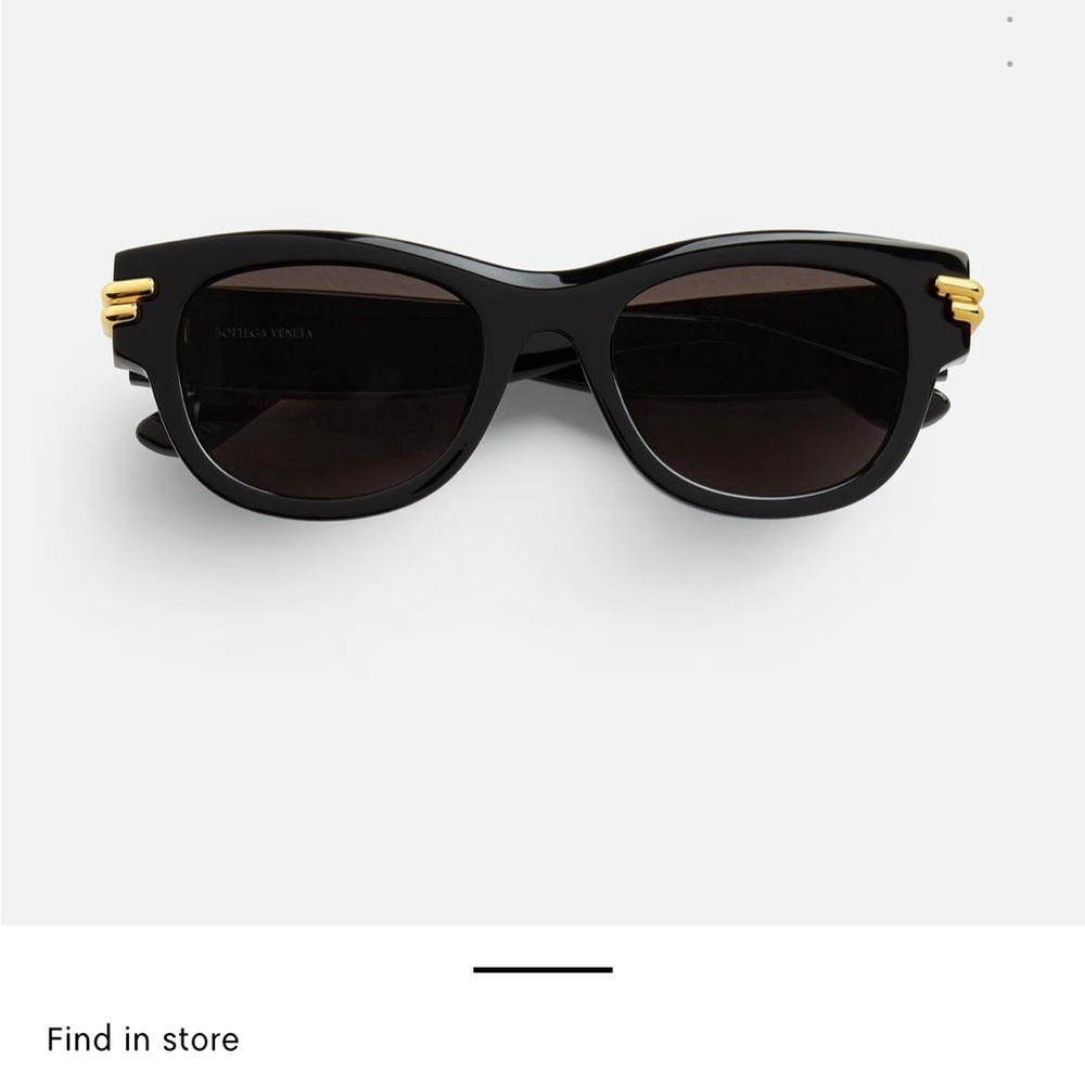 Bottega Veneta Black Cat-Eye Sunglasses with Green Case and Cloth - Picture 9 of 16